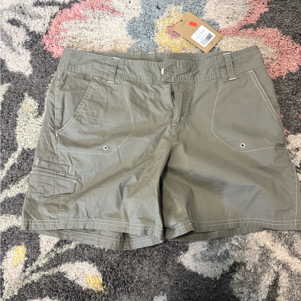 Columbia Olive Cargo Shorts